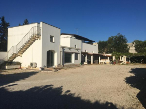  Masseria Donna Laura  Арнезано